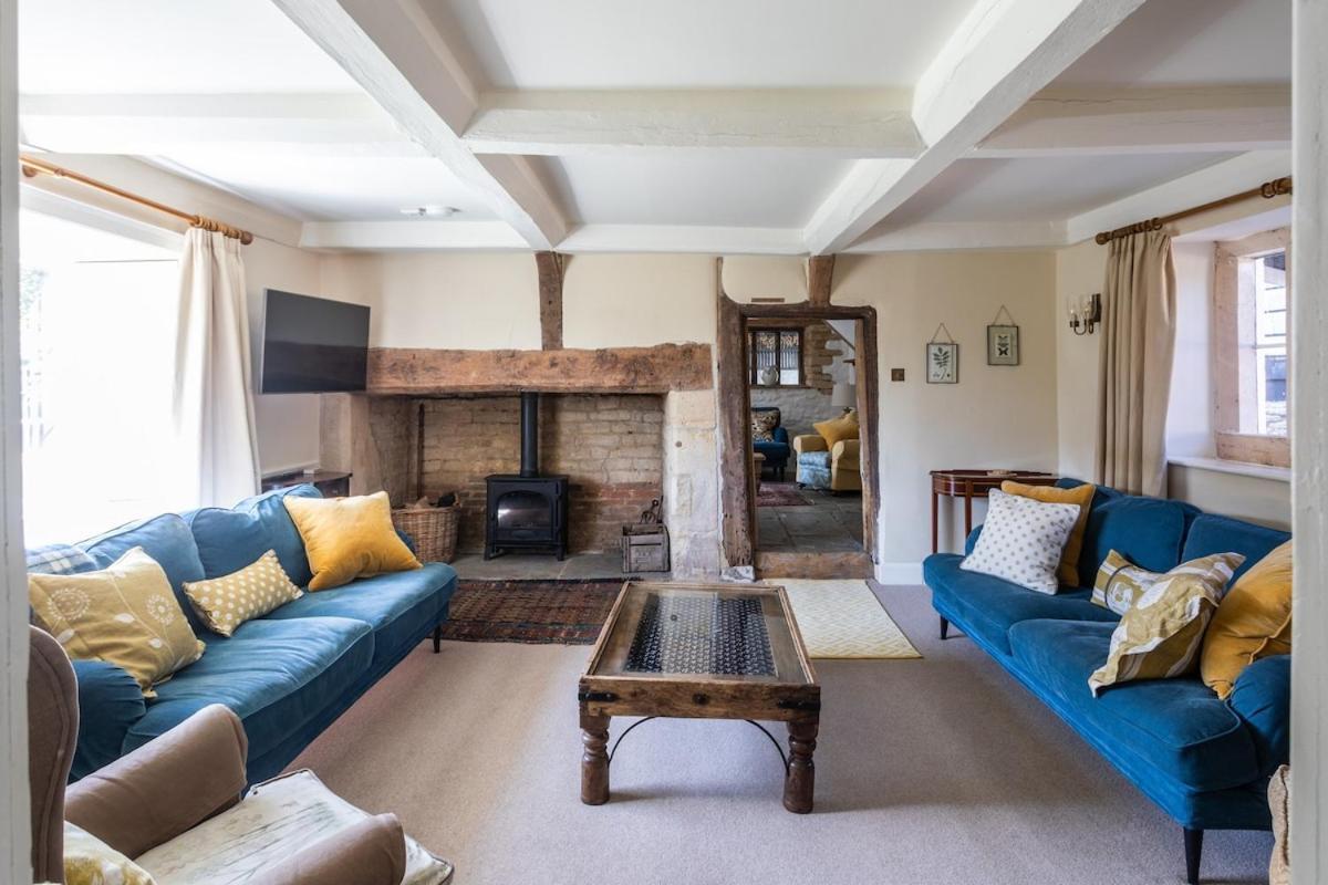 Holiday home Beautiful Cotswold With Hot Tub *