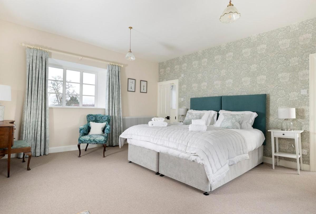 Holiday home Beautiful Cotswold With Hot Tub